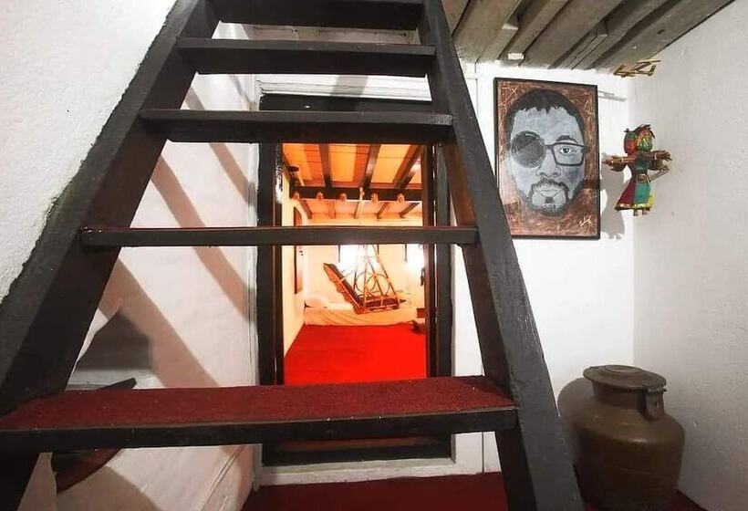 تختخواب و صبحانه Traditional Newari Homestay