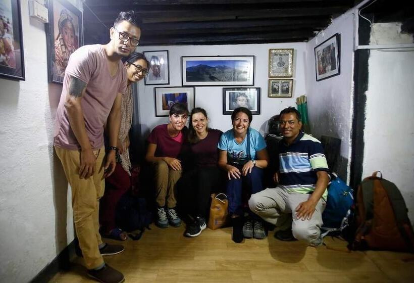 تختخواب و صبحانه Traditional Newari Homestay