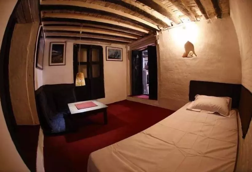 تختخواب و صبحانه Traditional Newari Homestay