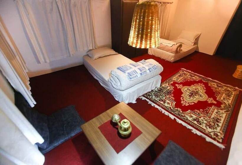 تختخواب و صبحانه Traditional Newari Homestay