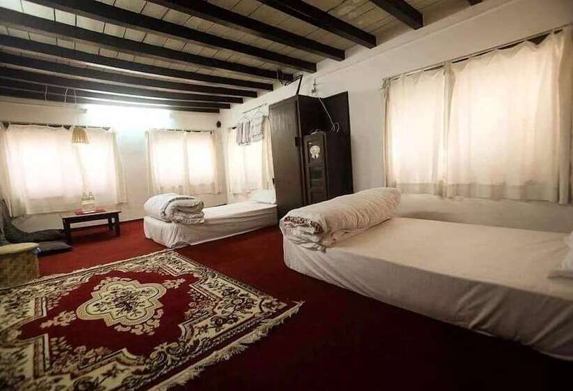 تختخواب و صبحانه Traditional Newari Homestay