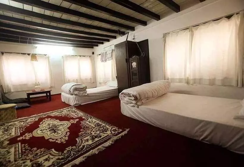 تختخواب و صبحانه Traditional Newari Homestay