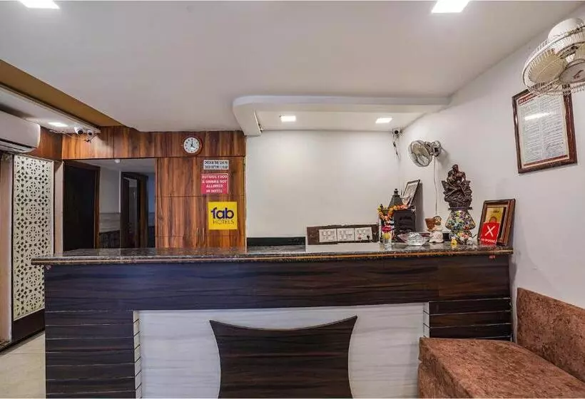 Fabhotel Rv Palace