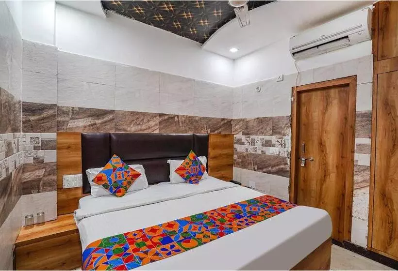 Fabhotel Rv Palace