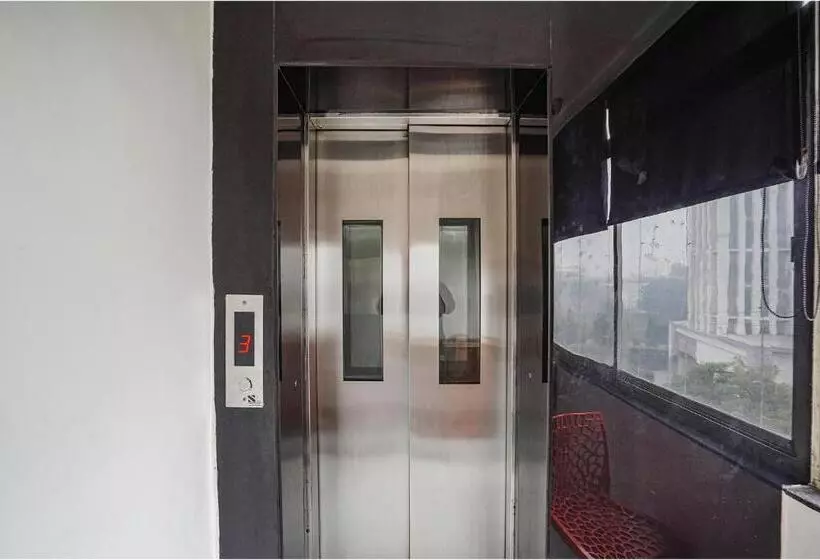 Fabhotel Rv Palace