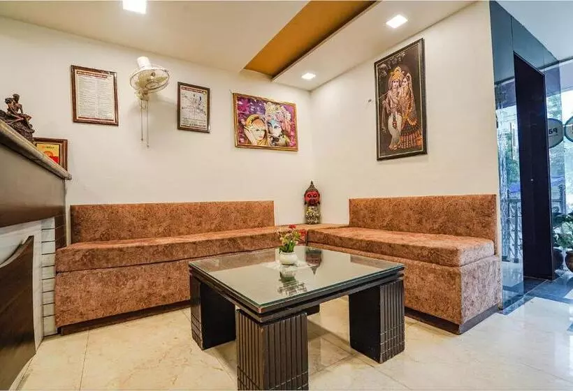 Fabhotel Rv Palace