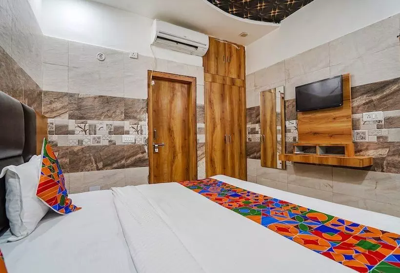 Fabhotel Rv Palace