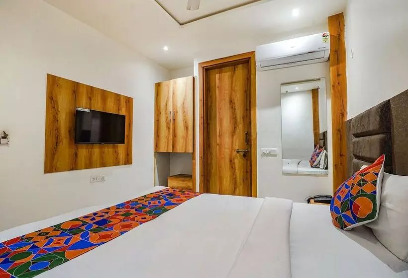Fabhotel Rv Palace