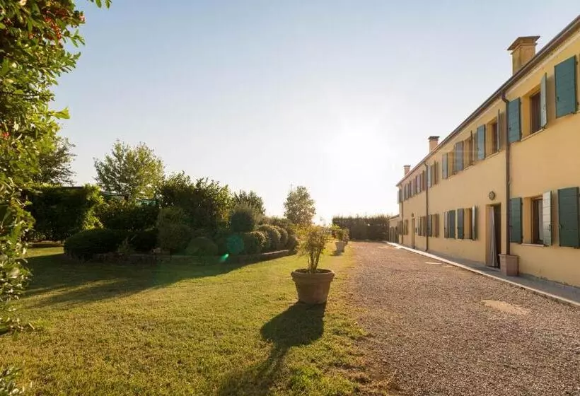 ホテル Agriturismo Forzello