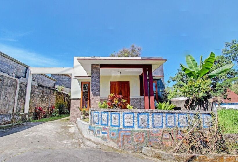 هتل Agustha Homestay By Oyo