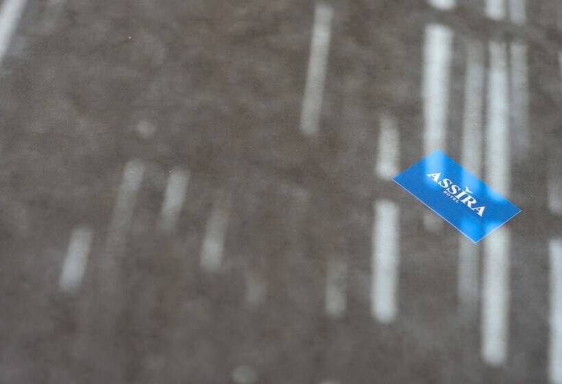 هتل Black And White Hôtel