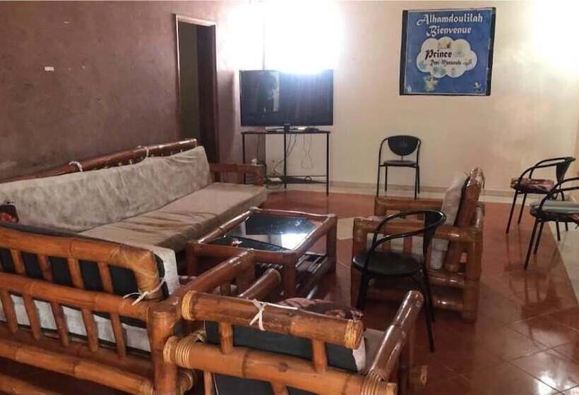 هتل Black And White Hôtel