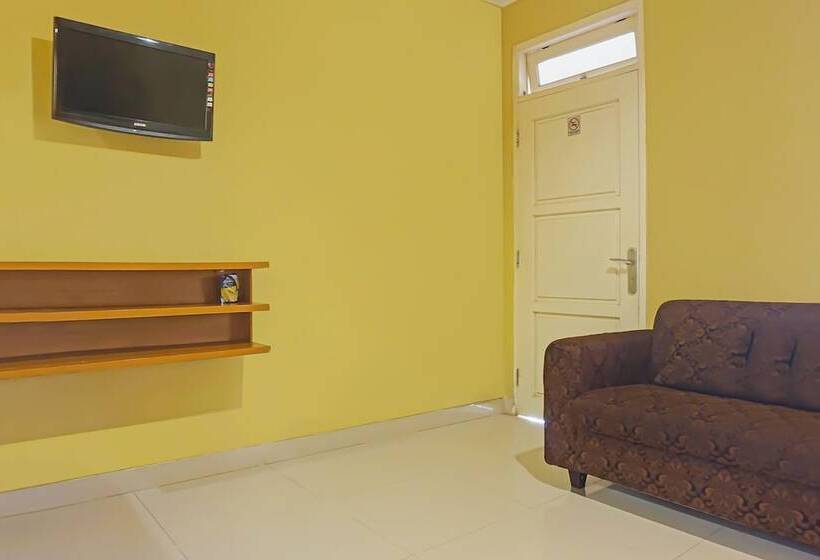 Hotell Capital O 92836 Villa Kampoeng Katineung