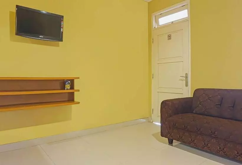 Hotelli Capital O 92836 Villa Kampoeng Katineung