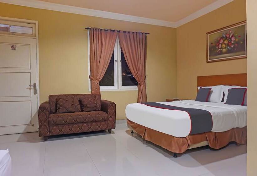 Hotell Capital O 92836 Villa Kampoeng Katineung
