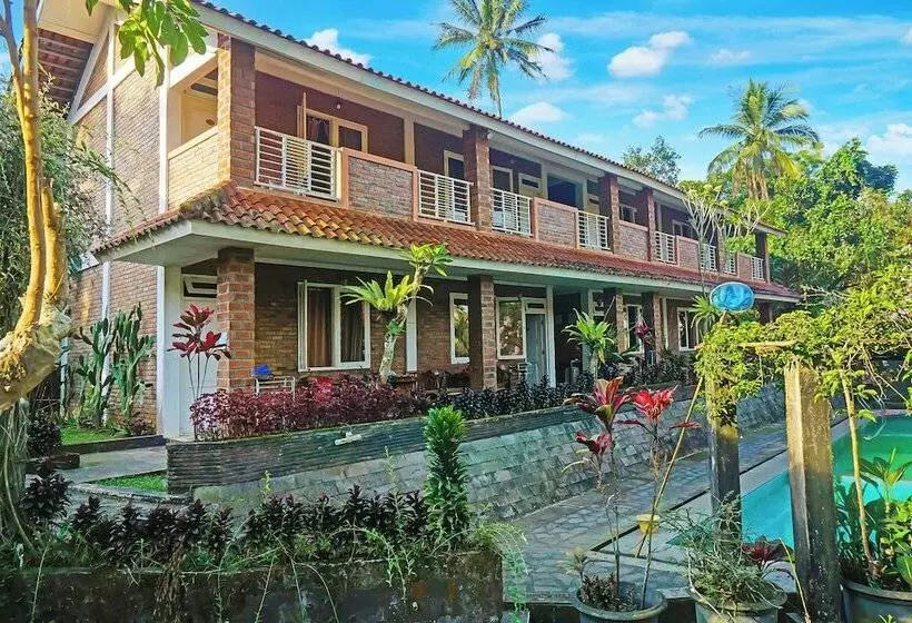 Hotelli Capital O 92836 Villa Kampoeng Katineung