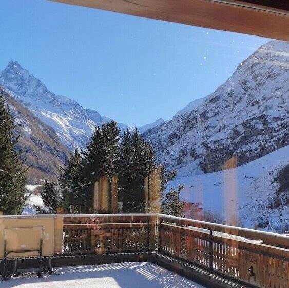 호텔 Hôtel Garni Les Bouquetins