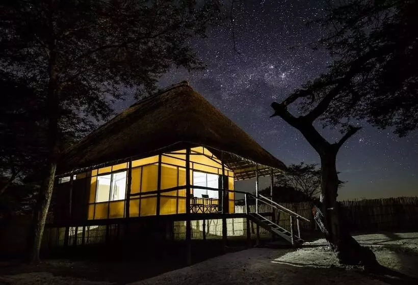 هتل Little Okavango Camp