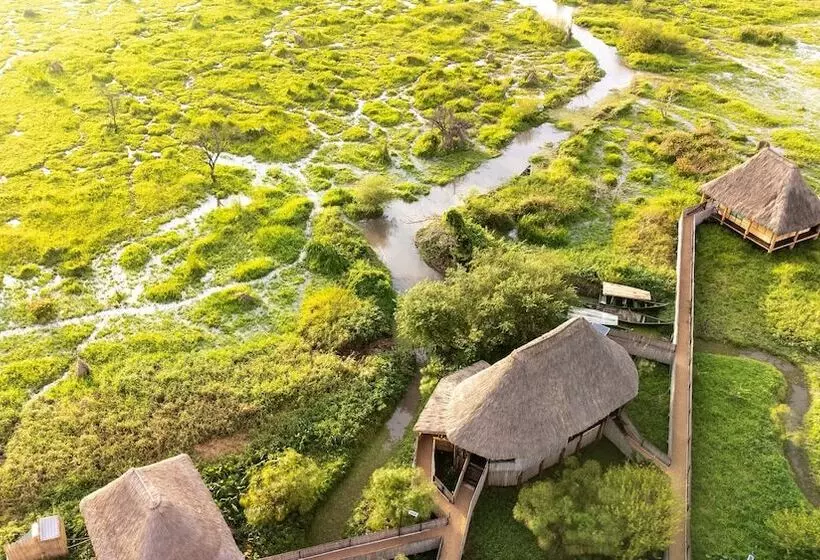 هتل Little Okavango Camp