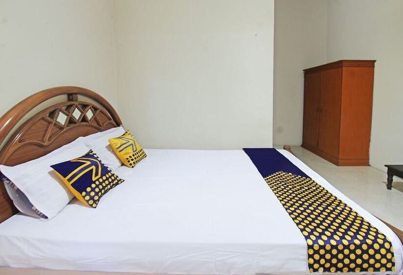 בית מלון כפרי Spot On 92973 Madani Syariah Guesthouse