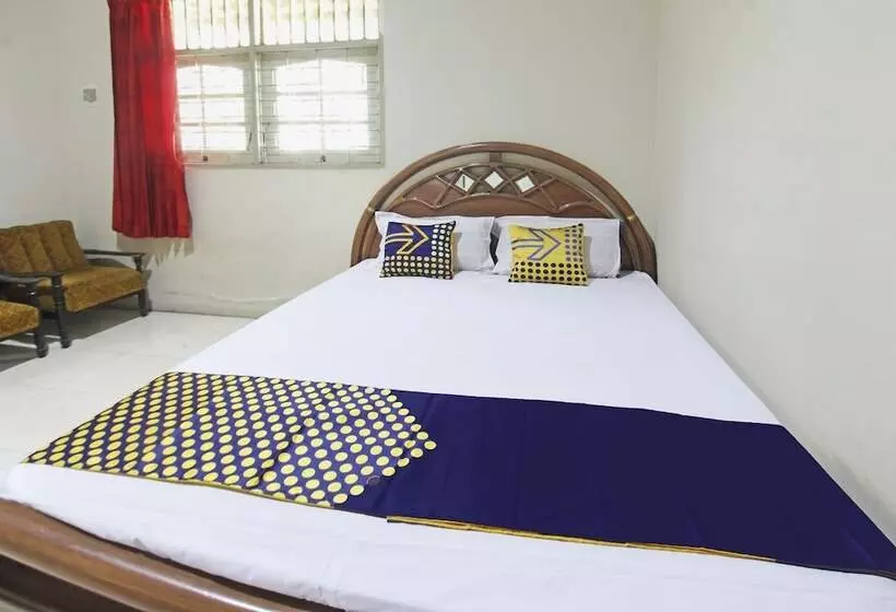 ホテル Spot On 92973 Madani Syariah Guesthouse