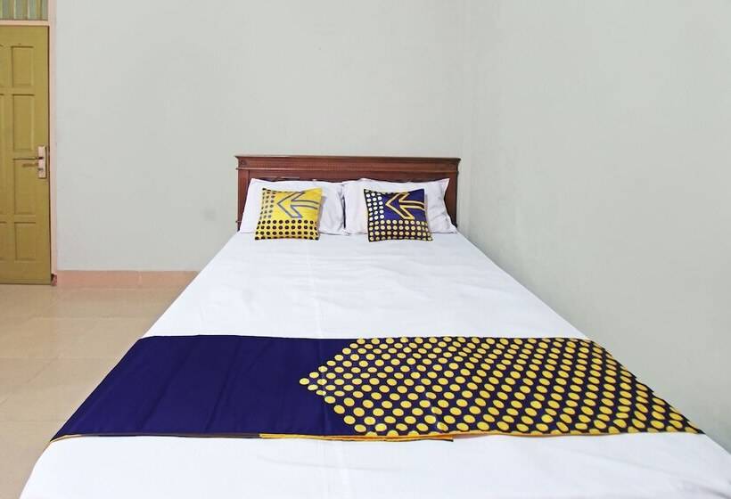 בית מלון כפרי Spot On 92973 Madani Syariah Guesthouse