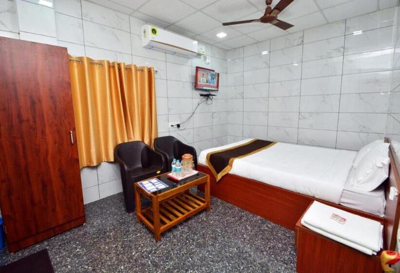 Отель Nethrani Residency