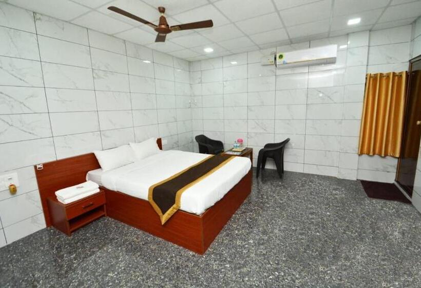 Отель Nethrani Residency