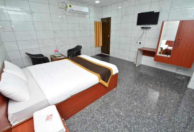 Отель Nethrani Residency