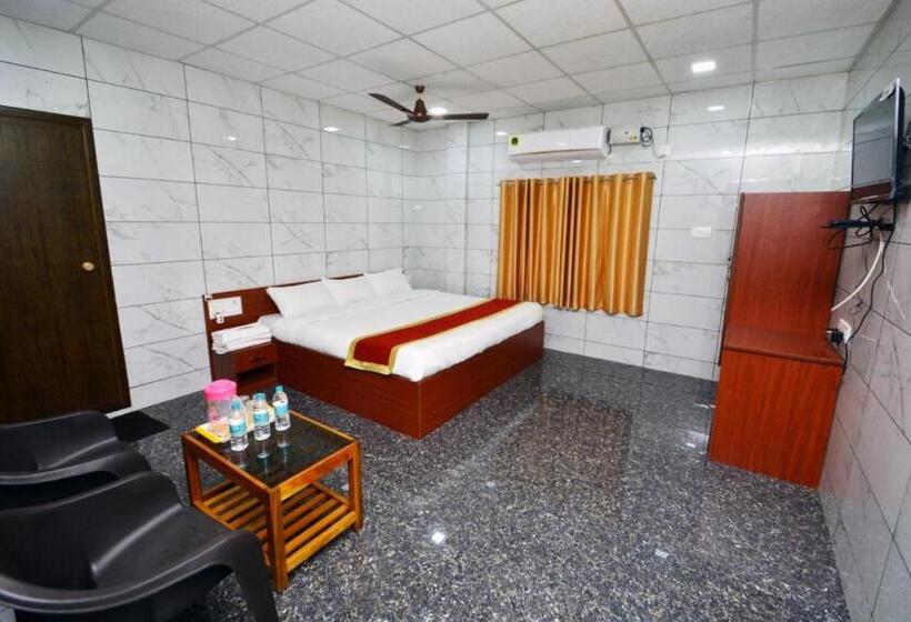 Отель Nethrani Residency