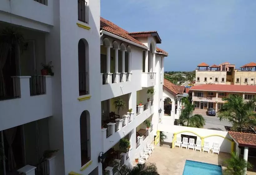 هتل West Bay Colonial