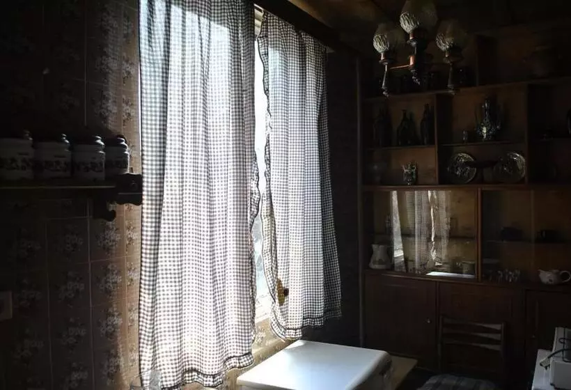 پانسیون Colibri Home