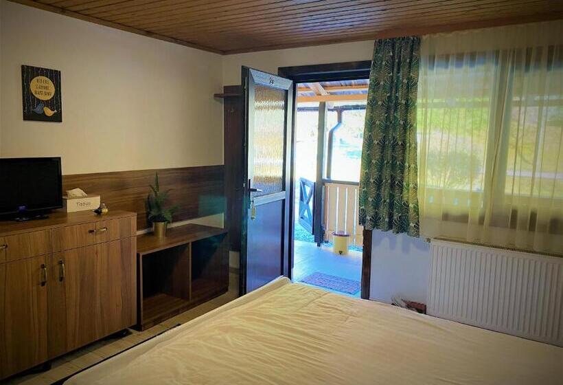 پانسیون Frații Jderi Utopia Verde