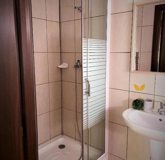 پانسیون Frații Jderi Utopia Verde