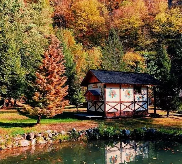 ペンション Frații Jderi   Utopia Verde