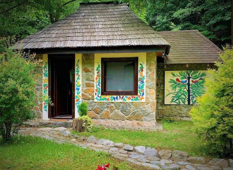 پانسیون Frații Jderi Utopia Verde