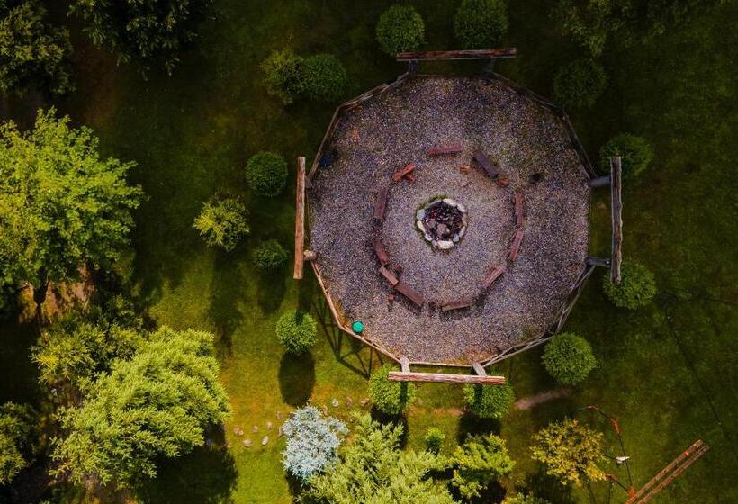 پانسیون Frații Jderi Utopia Verde