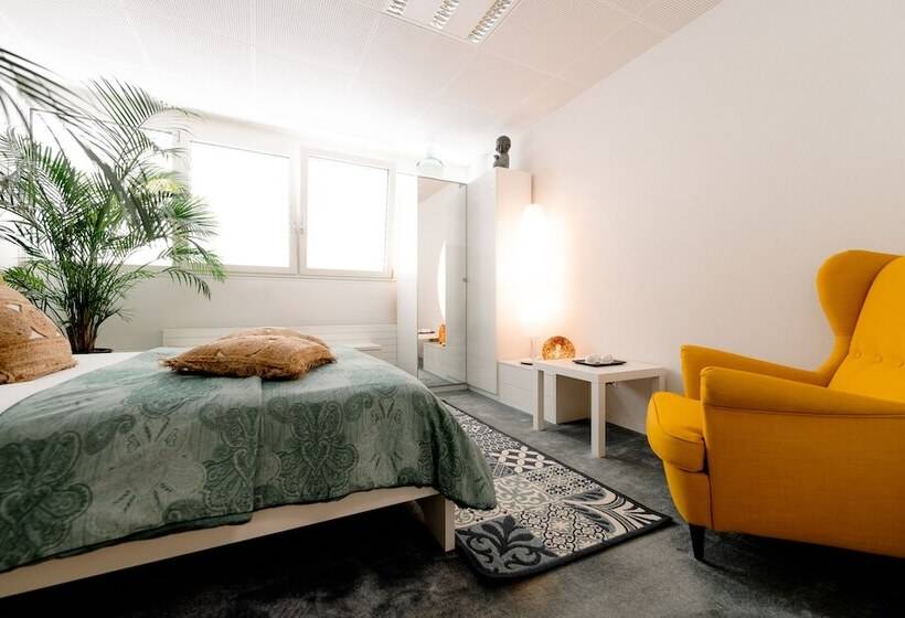 The Business Sleeping Place