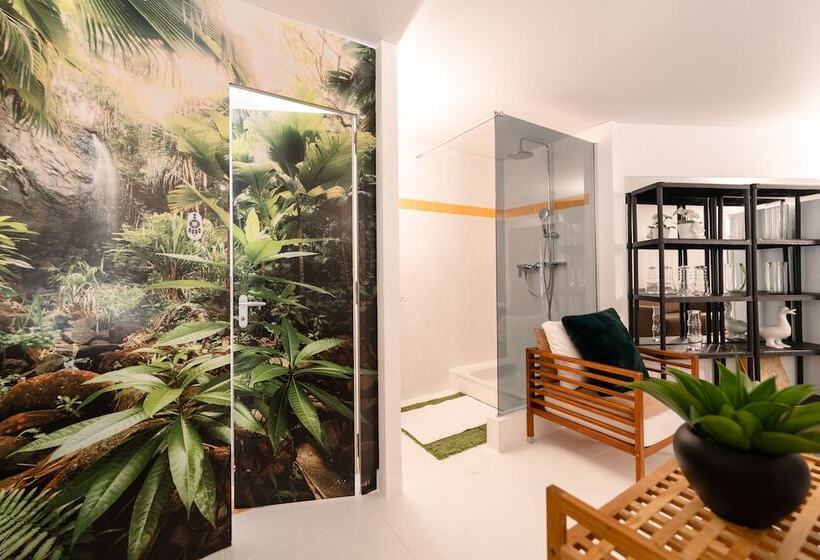 The Business Sleeping Place