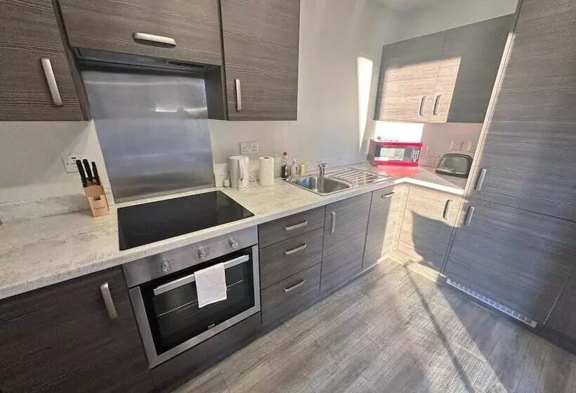 Adelphi Wharf Apartments By Beehosting