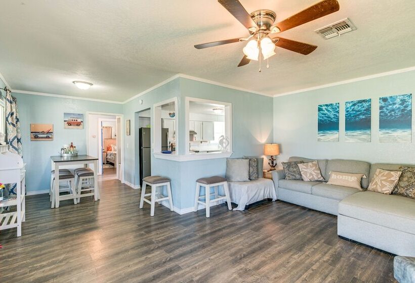 Aransas Pass Home W/ Fire Pit: 2 Mi To Redfish Bay