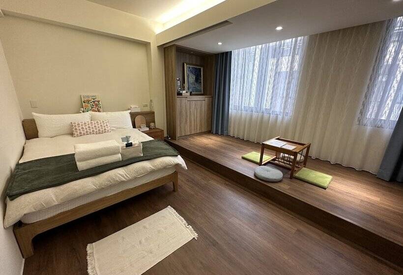 تختخواب و صبحانه Miki Sanbai