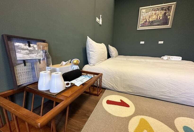 تختخواب و صبحانه Miki Sanbai