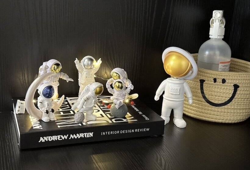 تختخواب و صبحانه Miki Sanbai