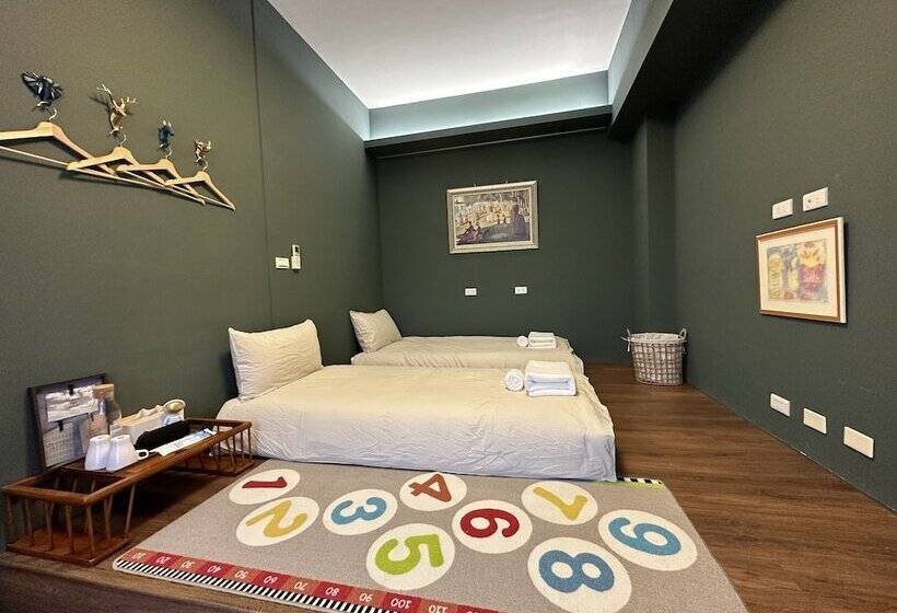 تختخواب و صبحانه Miki Sanbai