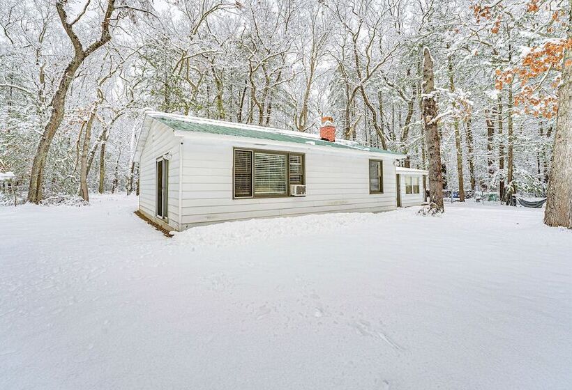 Baldwin Cabin W/ Fire Pit ~ 4 Mi To Big Star Lake!