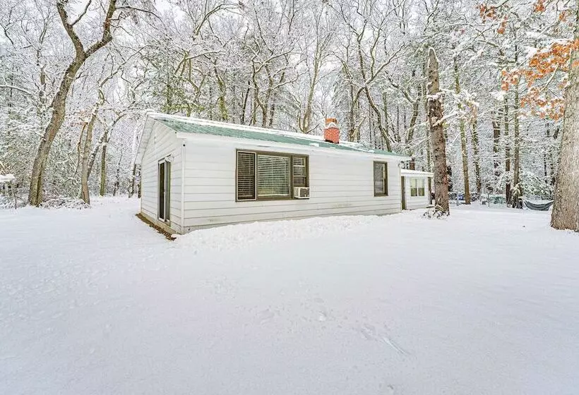 Baldwin Cabin W/ Fire Pit ~ 4 Mi To Big Star Lake!