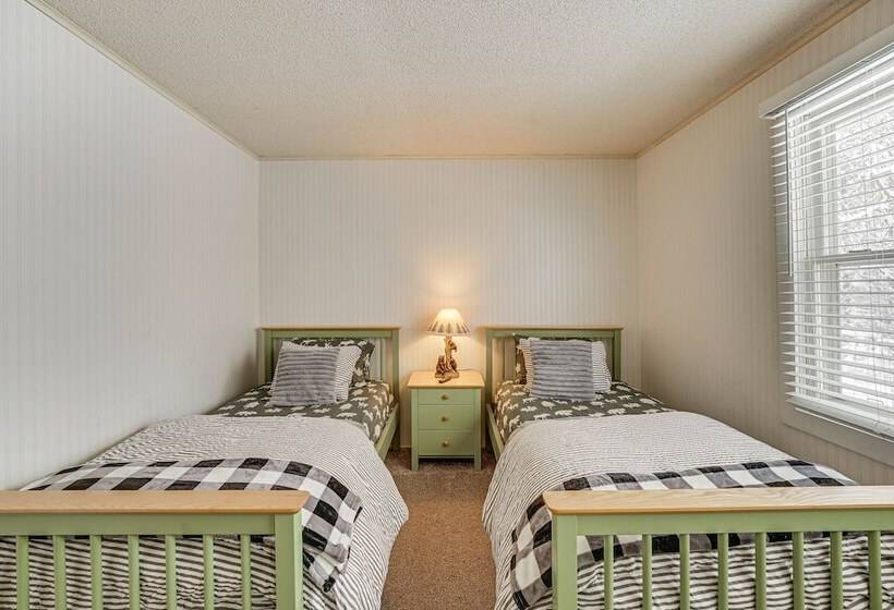 Baldwin Cabin W/ Fire Pit ~ 4 Mi To Big Star Lake!