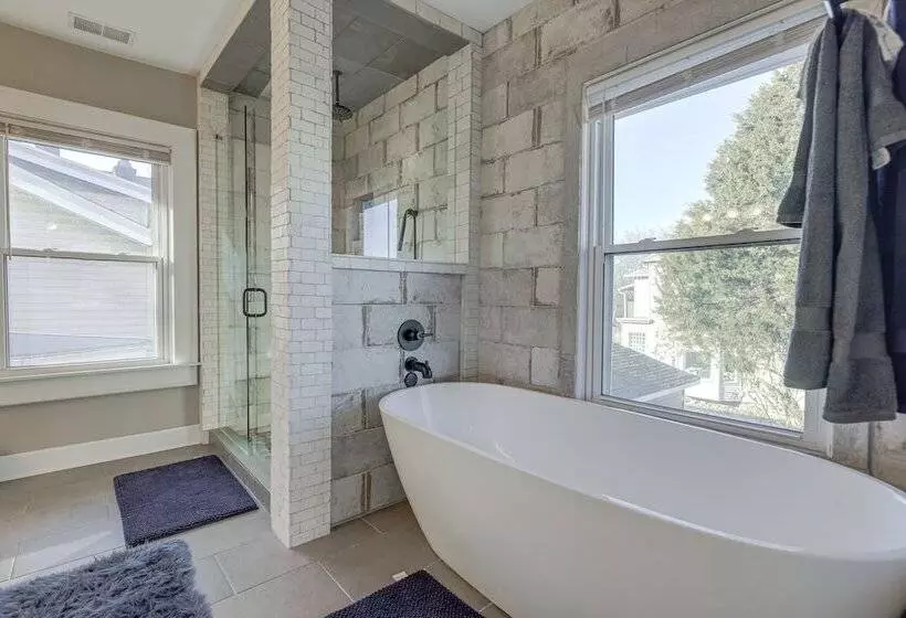 Charming Cincinnati Home W/ Spacious Deck!