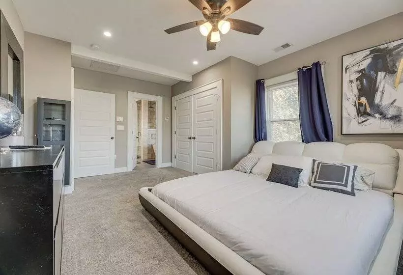 Charming Cincinnati Home W/ Spacious Deck!